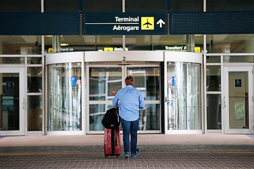 JOHN WOODS / WINNIPEG FREE PRESS
Air travellers at Winnipeg airport Thursday, July 23, 2020. 

Reporter: ?