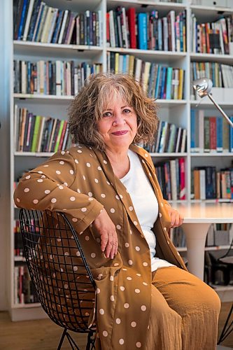 MIKAELA MACKENZIE / WINNIPEG FREE PRESS

Carol Phillips, head of the Winnipeg Arts Council, poses for a portrait in the office in Winnipeg on Monday, July 27, 2020. For Al Small story.
Winnipeg Free Press 2020.