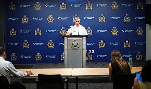 MIKE DEAL / WINNIPEG FREE PRESS

Inspector Shawn Pike of the Major Crimes Division releases information about a months long investigation into organized crime that has resulted in murder, weapons, and drug charges, during a press conference at the Police HQ Monday morning. 
200727 - Monday, July 27, 2020