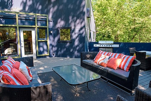 JESSE BOILY  / WINNIPEG FREE PRESS
Second floor deck at 565 Parkwood Place in University Heights. Monday, July 27, 2020.
Reporter: Todd