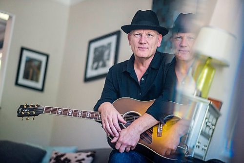 MIKAELA MACKENZIE / WINNIPEG FREE PRESS

Roots rock performer Mark Reeves poses for a portrait in his home in Winnipeg on Monday, July 27, 2020. For Dave Sanderson story.
Winnipeg Free Press 2020.