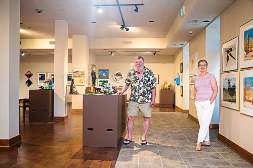 MIKAELA MACKENZIE / WINNIPEG FREE PRESS

Curator Leona Herzog and artist Bill Lobchuk pose for a portrait at the Buhler Gallery at the St. Boniface Hospital in Winnipeg on Tuesday, July 28, 2020. For Frances Koncan story.
Winnipeg Free Press 2020.