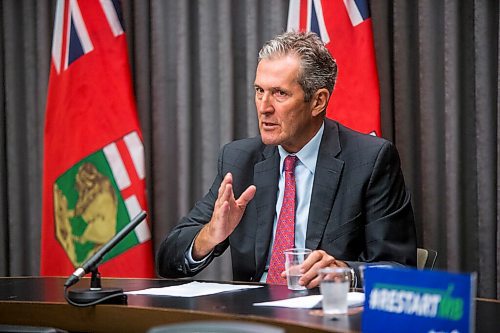 MIKAELA MACKENZIE / WINNIPEG FREE PRESS

Premier Brian Pallister speaks to the media about the Risk Recognition Program at the Manitoba Legislative Building in Winnipeg on Wednesday, July 29, 2020. For Larry Kusch story.
Winnipeg Free Press 2020.