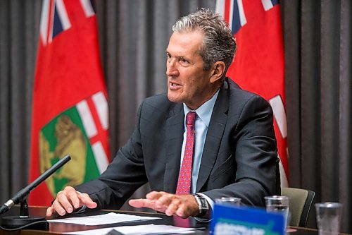 MIKAELA MACKENZIE / WINNIPEG FREE PRESS

Premier Brian Pallister speaks to the media about the Risk Recognition Program at the Manitoba Legislative Building in Winnipeg on Wednesday, July 29, 2020. For Larry Kusch story.
Winnipeg Free Press 2020.