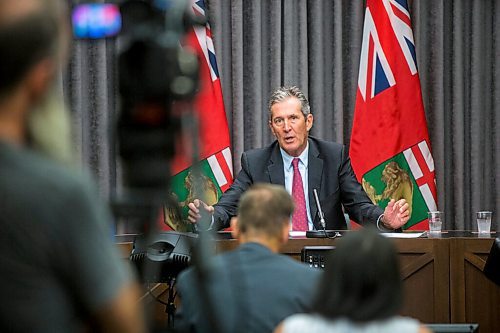 MIKAELA MACKENZIE / WINNIPEG FREE PRESS

Premier Brian Pallister speaks to the media about the Risk Recognition Program at the Manitoba Legislative Building in Winnipeg on Wednesday, July 29, 2020. For Larry Kusch story.
Winnipeg Free Press 2020.