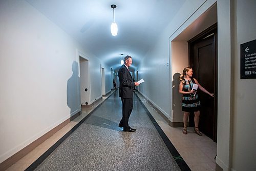 MIKAELA MACKENZIE / WINNIPEG FREE PRESS

Premier Brian Pallister walks in to speak to the media about the Risk Recognition Program at the Manitoba Legislative Building in Winnipeg on Wednesday, July 29, 2020. For Larry Kusch story.
Winnipeg Free Press 2020.