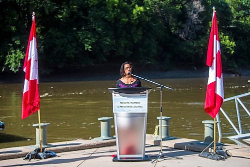 MIKAELA MACKENZIE / WINNIPEG FREE PRESS

U of M Canadian Watershed Information Network coordinator Claire Herbert speaks at a funding announcement for Lake Winnipeg water-quality issues at The Forks in Winnipeg on Thursday, July 30, 2020. For Sarah Lawrynuik story.
Winnipeg Free Press 2020.