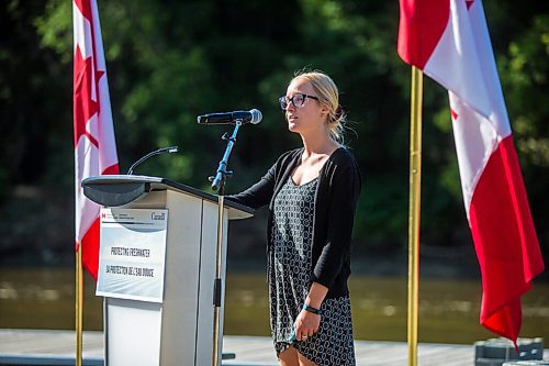 MIKAELA MACKENZIE / WINNIPEG FREE PRESS

MMF community-based water monitor Bryanna Sherbo speaks at a funding announcement for Lake Winnipeg water-quality issues at The Forks in Winnipeg on Thursday, July 30, 2020. For Sarah Lawrynuik story.
Winnipeg Free Press 2020.