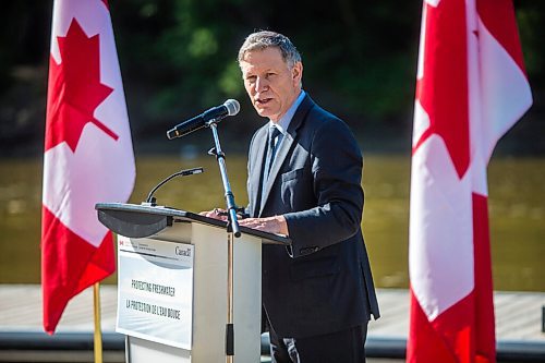 MIKAELA MACKENZIE / WINNIPEG FREE PRESS

MP Terry Duguid speaks at a funding announcement for Lake Winnipeg water-quality issues at The Forks in Winnipeg on Thursday, July 30, 2020. For Sarah Lawrynuik story.
Winnipeg Free Press 2020.