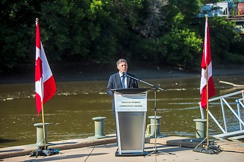 MIKAELA MACKENZIE / WINNIPEG FREE PRESS

MP Terry Duguid speaks at a funding announcement for Lake Winnipeg water-quality issues at The Forks in Winnipeg on Thursday, July 30, 2020. For Sarah Lawrynuik story.
Winnipeg Free Press 2020.