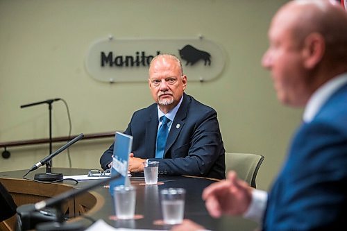 MIKAELA MACKENZIE / WINNIPEG FREE PRESS

Education minister Kelvin Goertzen speaks to the media about the fall back-to-school plan at the Manitoba Legislative Building in Winnipeg on Thursday, July 30, 2020. For Maggie (and Larry?) story.
Winnipeg Free Press 2020.