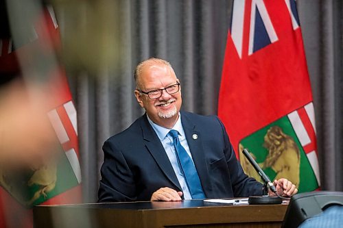 MIKAELA MACKENZIE / WINNIPEG FREE PRESS

Education minister Kelvin Goertzen speaks to the media about the fall back-to-school plan at the Manitoba Legislative Building in Winnipeg on Thursday, July 30, 2020. For Maggie (and Larry?) story.
Winnipeg Free Press 2020.