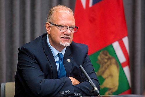 MIKAELA MACKENZIE / WINNIPEG FREE PRESS

Education minister Kelvin Goertzen speaks to the media about the fall back-to-school plan at the Manitoba Legislative Building in Winnipeg on Thursday, July 30, 2020. For Maggie (and Larry?) story.
Winnipeg Free Press 2020.