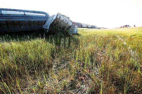 JOHN WOODS / WINNIPEG FREE PRESS
CN crews attend to a derailment on the line just east of Deacons corner Thursday, July 30, 2020. 

Reporter: ?