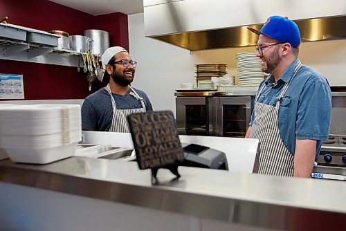 JESSE BOILY  / WINNIPEG FREE PRESS
Nick Graumann, owner of Nicks on Broadway, jokes with Sarifal Ridoy at his restaurant on Friday. Friday, July 31, 2020.
Reporter: Sanderson