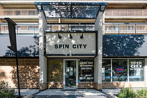 Daniel Crump / Winnipeg Free Press. Spin City laundromat on Edmonton Street is getting ahead of contact tracing with a sign-in sheet. New and existing customers must sign in if they wish make use of the businesses services. August 1, 2020.