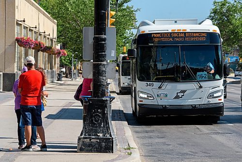 JESSE BOILY  / WINNIPEG FREE PRESS
A bus displays it new messaging outside City Hall on Tuesday. Transit is now asking commuters to wear a mask while on transit. Tuesday, Aug. 4, 2020.
Reporter: Joyanne