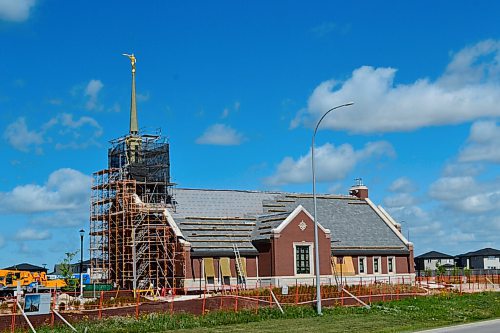 Canstar Community News The new temple of the Church of Jesus Christ of Latter-day Saints in Bridgwater was topped on July 28 by an eight-foot statue of the Angel Moroni, a prophet in the Book of Mormon.