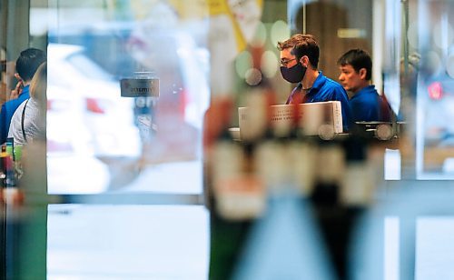 JOHN WOODS / WINNIPEG FREE PRESS
Mask wearing was mixed amongst staff at Grant Park Liquor Mart in Winnipeg Monday, August 3, 2020. 

Reporter: ?