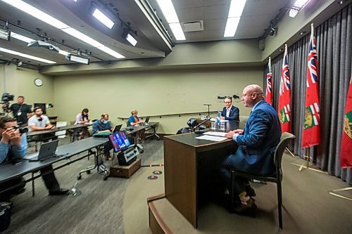 MIKAELA MACKENZIE / WINNIPEG FREE PRESS

Chief provincial public health officer Dr. Brent Roussin (right) and health, seniors and active living minister Cameron Friesen update the media about the COVID-19 situation in Winnipeg on Thursday, Aug. 6, 2020. For Carol Sanders story.
Winnipeg Free Press 2020.