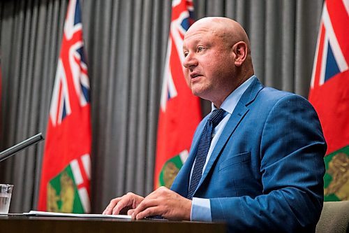 MIKAELA MACKENZIE / WINNIPEG FREE PRESS

Chief provincial public health officer Dr. Brent Roussin updates the media about the COVID-19 situation in Winnipeg on Thursday, Aug. 6, 2020. For Carol Sanders story.
Winnipeg Free Press 2020.