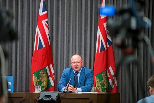 MIKAELA MACKENZIE / WINNIPEG FREE PRESS

Chief provincial public health officer Dr. Brent Roussin updates the media about the COVID-19 situation in Winnipeg on Thursday, Aug. 6, 2020. For Carol Sanders story.
Winnipeg Free Press 2020.