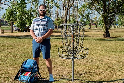 JESSE BOILY  / WINNIPEG FREE PRESS
Dan Cote stops for a photo at the Kilcona Park Disc Golf course on Thursday. Thursday, Aug. 6, 2020.
Reporter: Aaron Epp