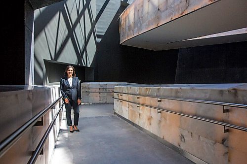 MIKAELA MACKENZIE / WINNIPEG FREE PRESS

The new CEO of the Canadian Museum for Human Rights, Isha Khan, poses for a portrait at the museum in Winnipeg on Monday, Aug. 10, 2020.
Winnipeg Free Press 2020.