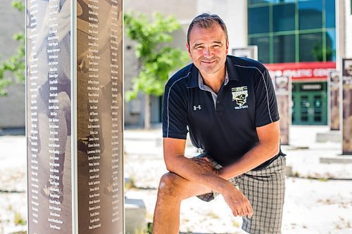 MIKAELA MACKENZIE / WINNIPEG FREE PRESS

Arnd Ludwig, new Bisons mens volleyball coach, poses for a portrait outside of the Investors Group Athletic Centre in Winnipeg on Tuesday, Aug. 11, 2020. For Taylor Allen.
Winnipeg Free Press 2020.