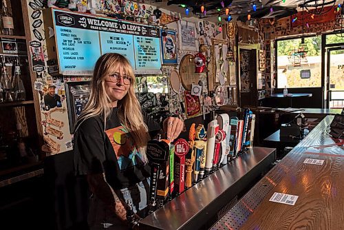 JESSE BOILY / WINNIPEG FREE PRESS
Kali Siemens pours a beer at Leopold's on Academy on Tuesday, Aug. 11, 2020.
Reporter: ??