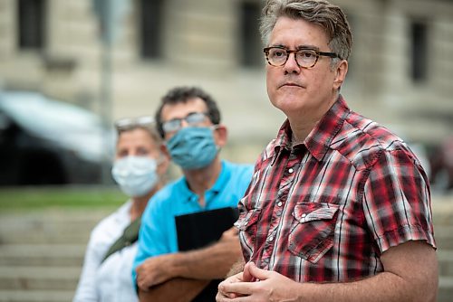 JESSE BOILY  / WINNIPEG FREE PRESS
Dougald Lamont, Manitoba Liberal Leader & MLA for St. Boniface speaks to media outside the Legislature building on Thursday. Residents and the Manitoba Liberals are wanting more review and oversight of the Vivian Sand Facility Mining project in Springfield, Manitoba. Thursday, Aug. 13, 2020.
Reporter: Carol