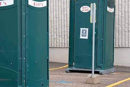 JESSE BOILY  / WINNIPEG FREE PRESS
Porta potties sit outside of Canada Goose on Mountain Ave. on Thursday. Workers have said that they are only being cleaned every four days and many use their breaks going to look for other public bathrooms or go home. Thursday, Aug. 13, 2020.
Reporter: Kellen