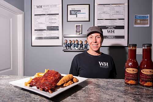 JESSE BOILY  / WINNIPEG FREE PRESS
Shannon Hood, owner of White House Ribs shows her ribs and chicken fingers in Charleswood on Friday. Friday, Aug. 14, 2020.
Reporter:Alison
