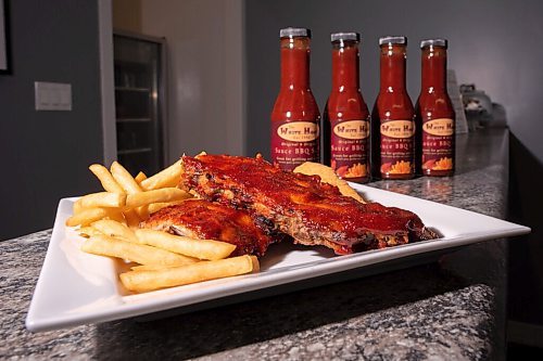 JESSE BOILY  / WINNIPEG FREE PRESS
Ribs with the homemade BBQ sauce at White House Ribs in Charleswood on Friday. Friday, Aug. 14, 2020.
Reporter:Alison