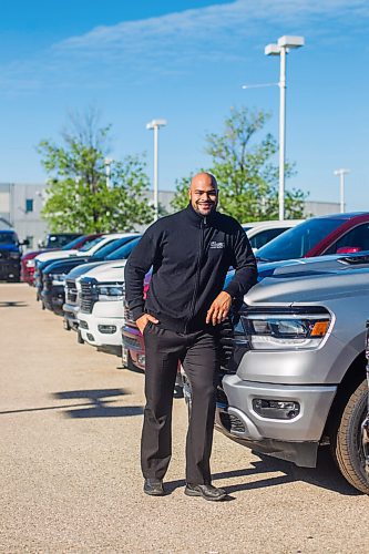 MIKAELA MACKENZIE / WINNIPEG FREE PRESS

Jason Vega, ex-Blue Bomber and now a TV pitchman for Winnipeg Dodge Jeep, poses for a photo at work at the dealership in Winnipeg on Monday, Aug. 17, 2020. For Dave Sanderson story.
Winnipeg Free Press 2020.