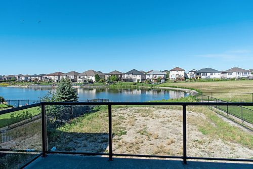 JESSE BOILY  / WINNIPEG FREE PRESS
Balcony looks out at the lake at 92 Massalia Drive on Monday. Monday, Aug. 17, 2020.
Reporter: