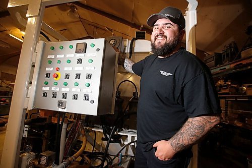 JOHN WOODS / WINNIPEG FREE PRESS
Ryan Slobodesky, shop manager at Multicrete Systems who caught COVID-19 in March, is photographed in the companys shop in Winnipeg Tuesday, August 18, 2020. 

Reporter: Gabby