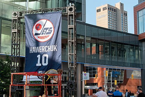 JESSE BOILY  / WINNIPEG FREE PRESS
The Dale Hawerchuk, former Winnipeg Jet, banner was brought down from the rafters and put on display in True North Square to memorialize the Jet on Tuesday. Tuesday, Aug. 18, 2020.
Reporter: