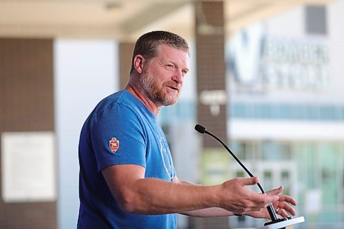 RUTH BONNEVILLE / WINNIPEG FREE PRESS

Sports  - Bombers - coach Mike O'Shea,
IG Field

Winnipeg Blue Bombers  Head Coach, Mike O'Shea, expresses his disappointment to the media that the 2020 season was cancelled while hosting a media briefing at IG Field Wednesday.


Aug 19h, 2020