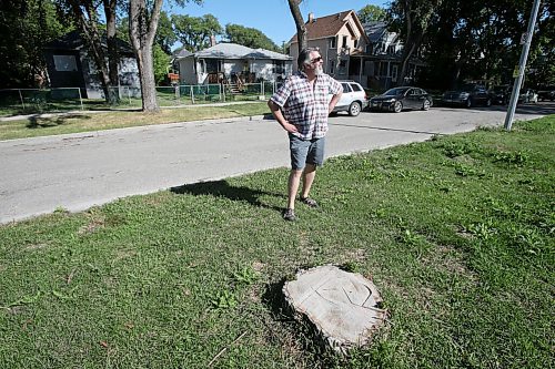 SHANNON VANRAES/WINNIPEG FREE PRESS
Oly Backstrom has been mapping disappearing elm trees in the Earl Grey neighbourhood.
Melissa Martin column for 49.8