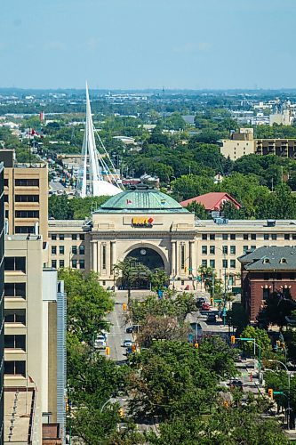 MIKAELA MACKENZIE / WINNIPEG FREE PRESS

The tree canopy and Union Station, as seen from the Woodsworth Building, in Winnipeg on Wednesday, Aug. 19, 2020. For Gabrielle Piche story.
Winnipeg Free Press 2020.