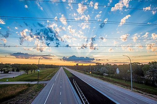 MIKAELA MACKENZIE / WINNIPEG FREE PRESS

The view of McGillvray Boulevard from the new Rapid Transit bike path in Winnipeg on Thursday, Aug. 20, 2020. For photo page.
Winnipeg Free Press 2020.