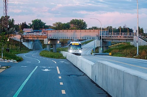 MIKAELA MACKENZIE / WINNIPEG FREE PRESS

The new Rapid Transit bike path near Jubilee Avenue in Winnipeg on Thursday, Aug. 20, 2020. For photo page.
Winnipeg Free Press 2020.