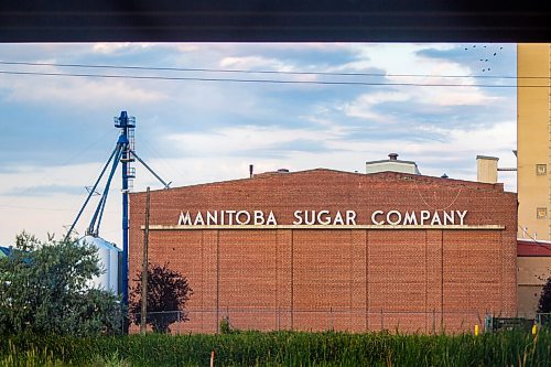 MIKAELA MACKENZIE / WINNIPEG FREE PRESS

The Manitoba Sugar Company, as seen from the new Rapid Transit bike path, in Winnipeg on Thursday, Aug. 20, 2020. For photo page.
Winnipeg Free Press 2020.