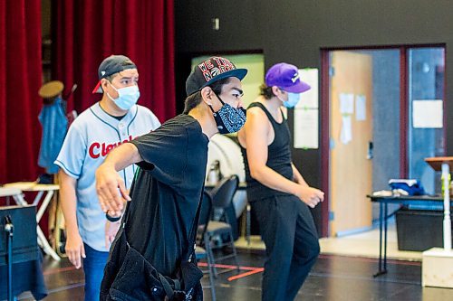 MIKAELA MACKENZIE / WINNIPEG FREE PRESS

Josh Ranville rehearses a hip-hop scene in the play Songidewin at the Théâtre Cercle Molière in Winnipeg on Thursday, Aug. 20, 2020. For Frances Koncan story.
Winnipeg Free Press 2020.