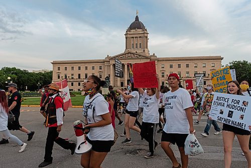 JESSE BOILY  / WINNIPEG FREE PRESS
Hundreds gathered to bring awareness to police violence and the death of Eishia Hudson outside the legislative building on Friday. The rally then marched down Broadway to the Winnipeg Police headquarters. Friday, Aug. 21, 2020.
Reporter: