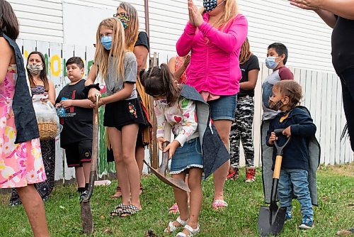 JESSE BOILY  / WINNIPEG FREE PRESS
Little Stars break the ground for the new Little Stars playground on Selkirk Ave. on Tuesday. Tuesday, Aug. 25, 2020.
Reporter: Standup