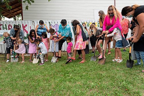 JESSE BOILY  / WINNIPEG FREE PRESS
Little Stars break the ground for the new Little Stars playground on Selkirk Ave. on Tuesday. Tuesday, Aug. 25, 2020.
Reporter: Standup