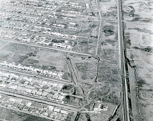 WINNIPEG FREE PRESS FILES

Looking east
- south River Heights - CNR tracks at right
1961
