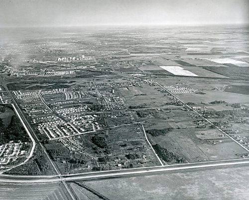 WINNIPEG FREE PRESS FILES
Windsor Park 1956
Streets are Fermor (bottom), Archibald (left)